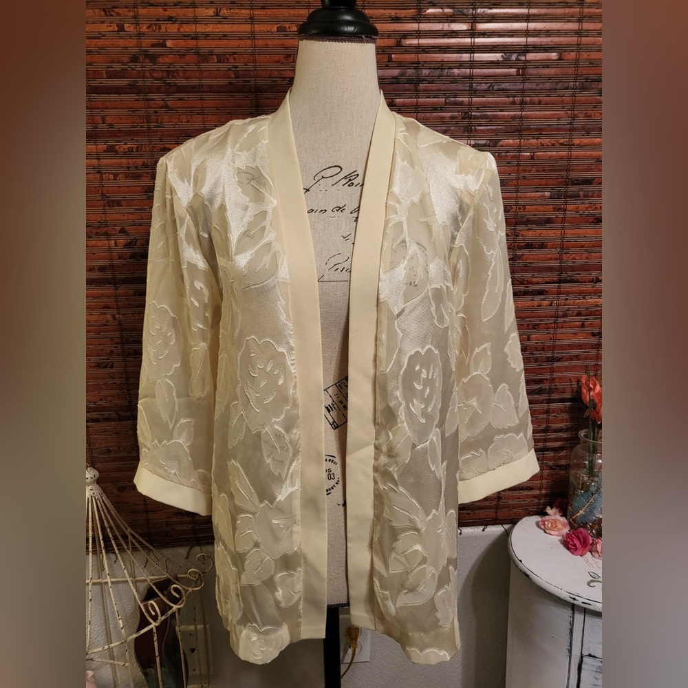 Haband Yellow Floral Lace Robe